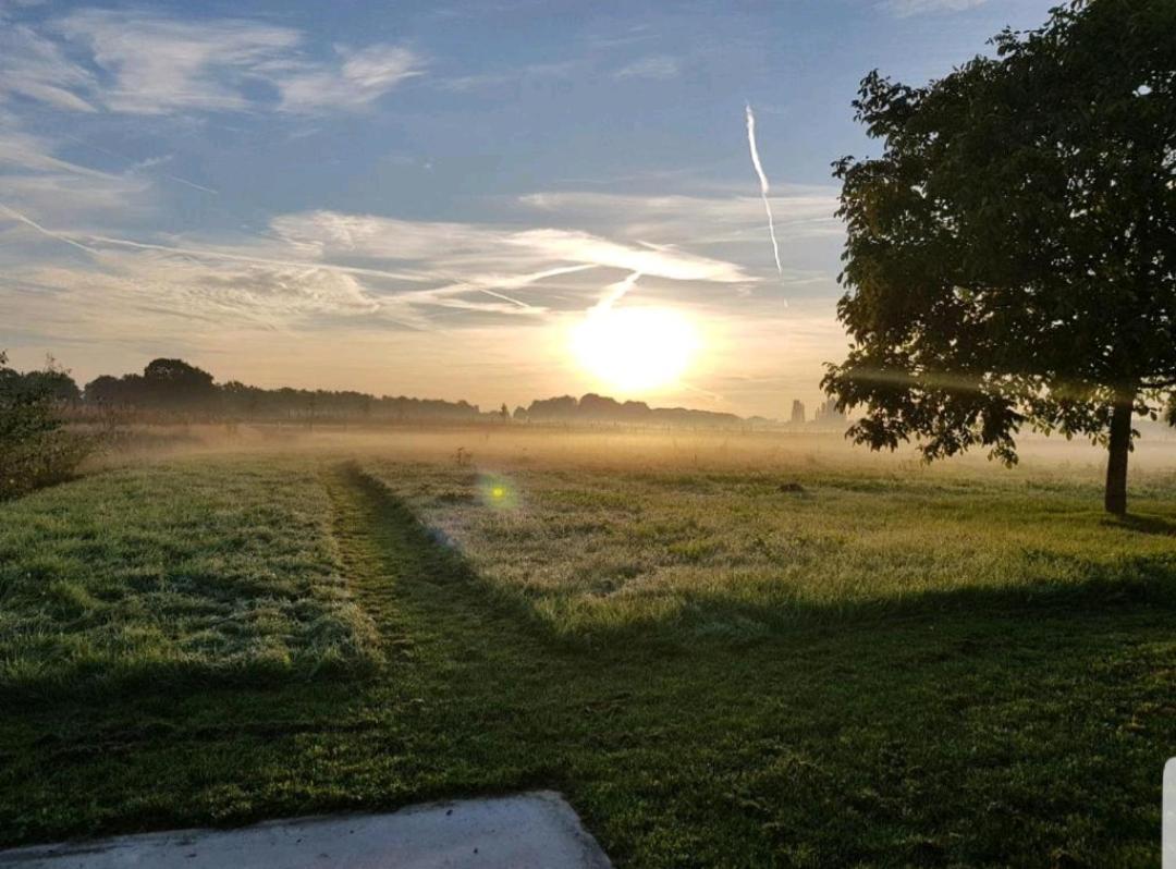 De Hooiberg Bed & Breakfast Elst  Eksteriør bilde